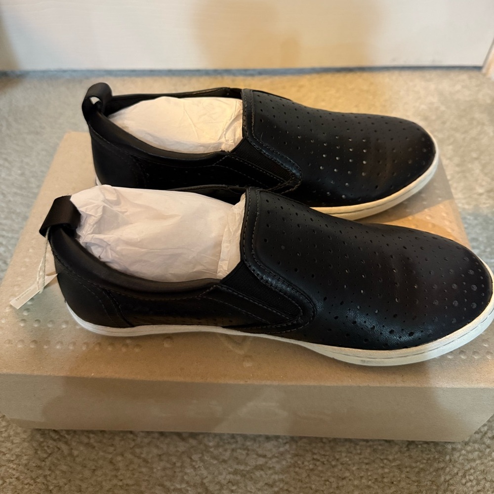 Taos Court slip-on sneaker - Picture 2 of 9